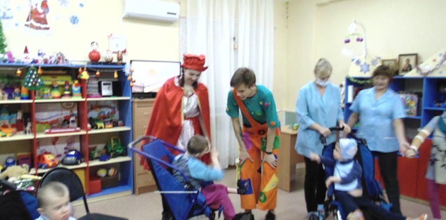 Поездка в детский дом