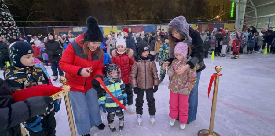 Открытие катка на Вологодском проезде.