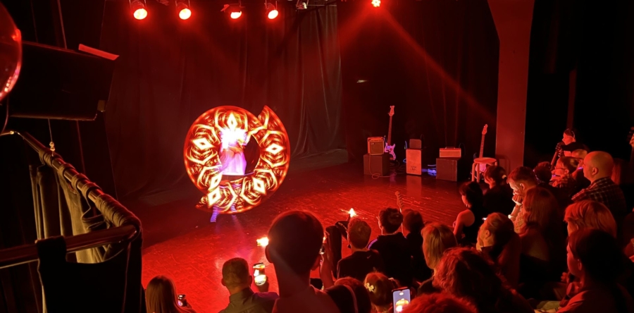 Новогодний концерт студии музыки «Парковка», студии танцев К-ПОП и студии Огня и света.