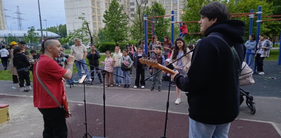 Концерт молодежной рок-группы Парк и воспитанников музыкальной студии Парковка