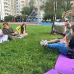 гитара на траве