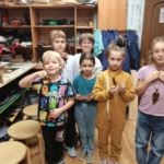 поделки детей из кожи
