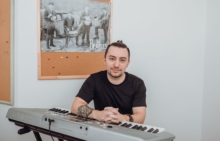 электропианино