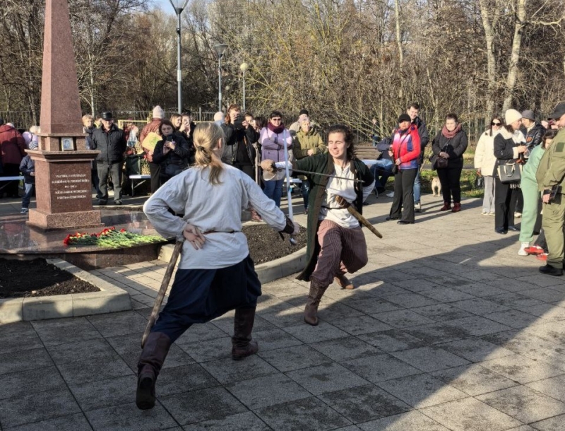 мечевой бой в парке