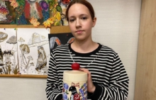 девочка - роспись по дереву