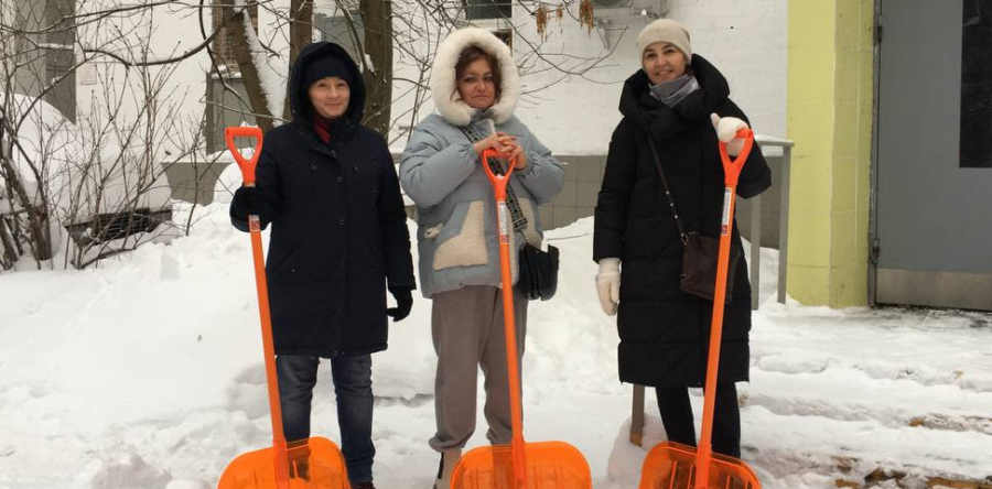 Сотрудники Детского центра «Водолей» приняли участие в субботнике